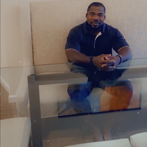 Meet your Posher, Pierre m - Picture 1 of 1